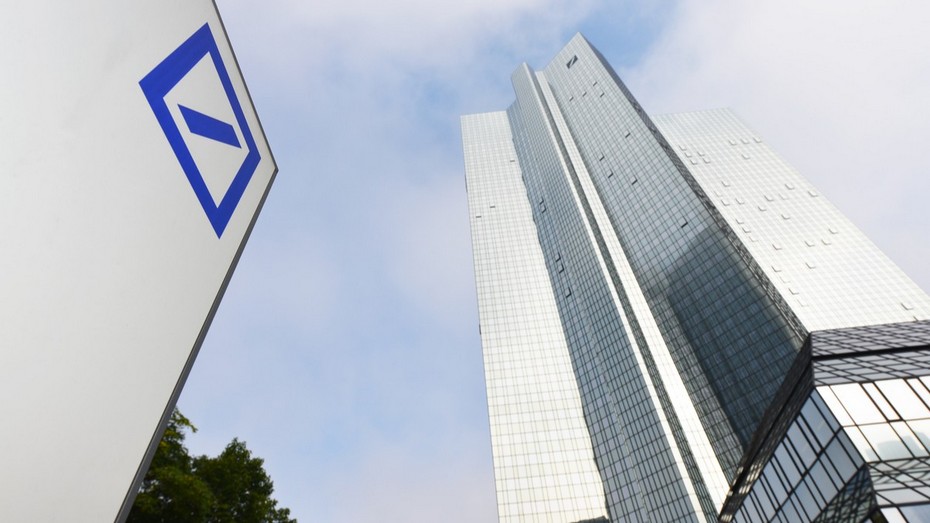 Chartanalyse der UBS zur Aktie der Deutschen Bank. Bild und Copyright: nitpicker / shutterstock.com.