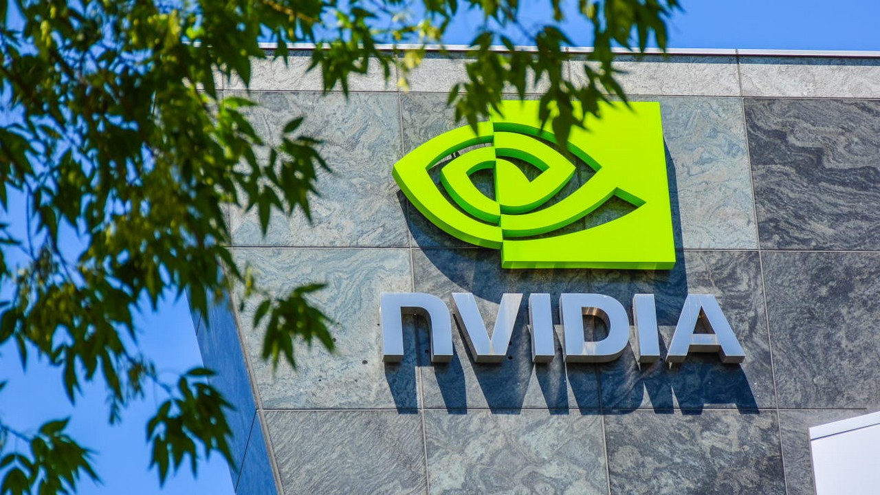 Kippt die Hausse bei der Nvidia-Aktie nun? Die Chance ist da, aber noch fehlen Signale. Bild und Copyright: jejim / shutterstock.com.