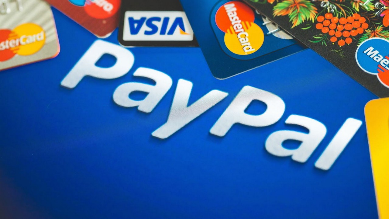 PayPal Aktie: Zu große Töne gespuckt - und nun? Bild und Copyright: Billion Photos / shutterstock.com.