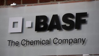 Nach einer Investorenkonferenz von BASF haben sich diverse Analysten zur Aktie geäußert. Bild und Copyright: 360b / shutterstock.com.